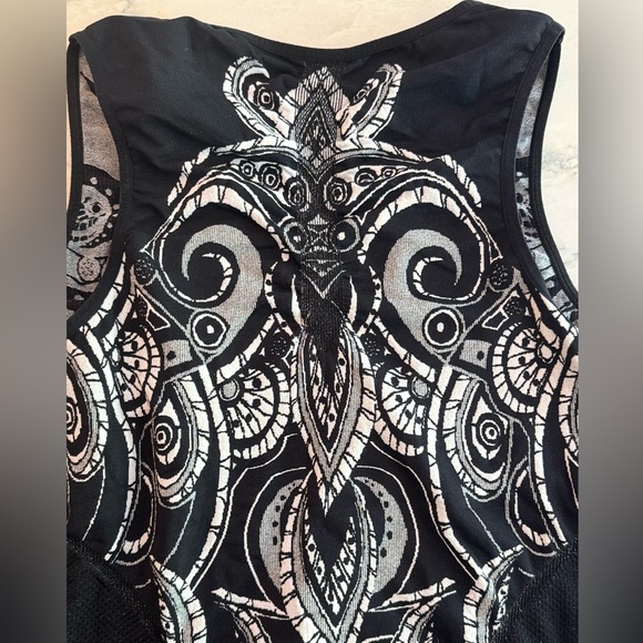 ATHLETA 2 spandex ruched tank tops, SUPER COMFORTABLE! SIZE L - Picture 3 of 8